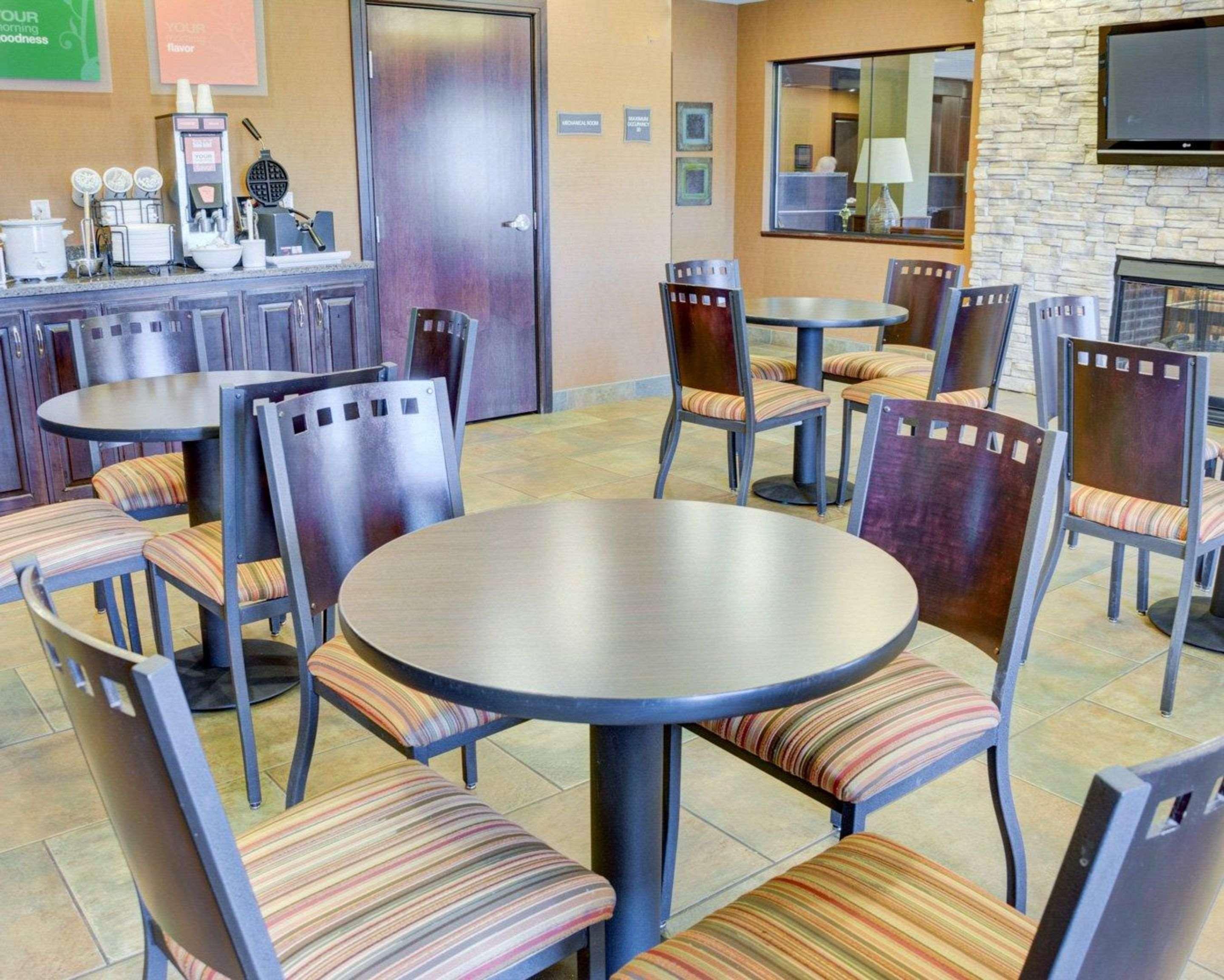 Comfort Inn & Suites Russellville I-40 Ngoại thất bức ảnh