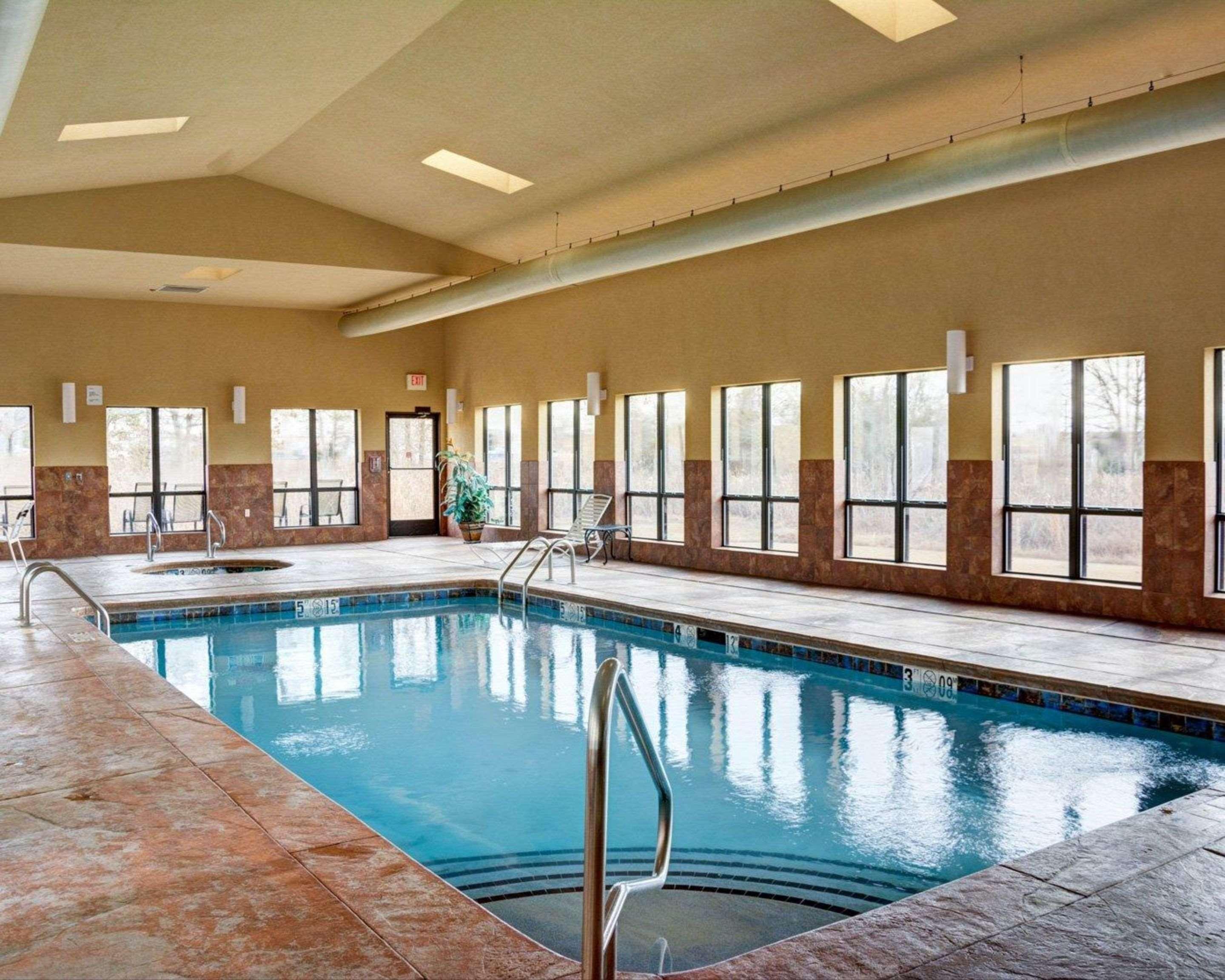 Comfort Inn & Suites Russellville I-40 Ngoại thất bức ảnh
